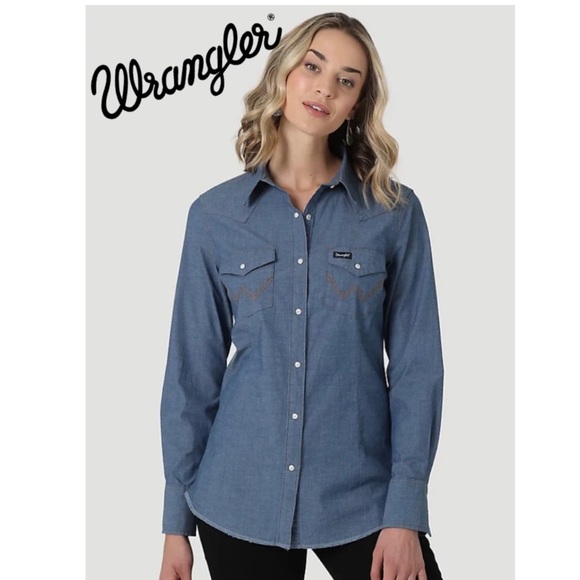 Wrangler Women's Solid Chambray Denim Long Sleeve Snap Western Core Shirt Size L - Picture 1 of 9